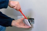 How to easily change an electrical outlet